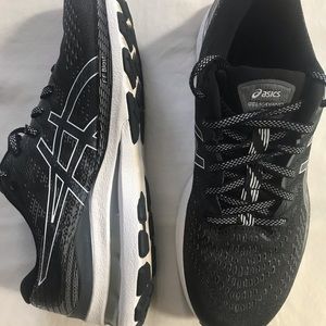 ASICS Gel Kayano 28